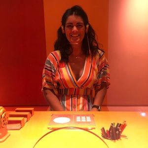 Meet your Posher, Julia